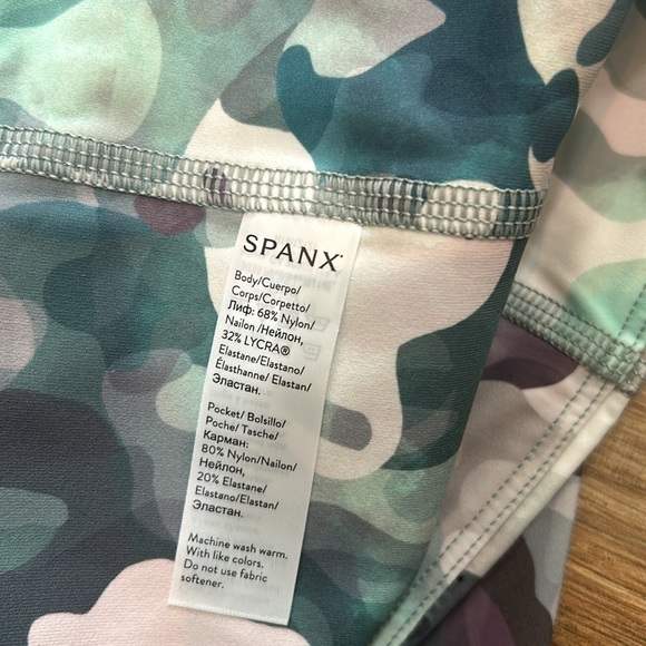 SPANX BOTTY BOOST ACTIVE 7/8 LEGGINGS WOMEN Sz MD CAMOUFLAGE NEW - Picture 7 of 12